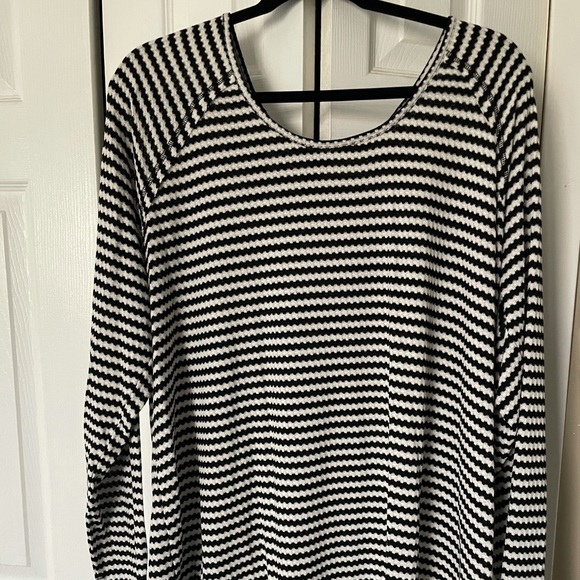 Torrid Black & White Waffle Knit Long Sleeve Top